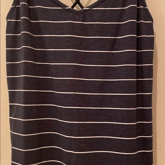 EUC Lululemon Striped Strappy Tank- Size 6 - Picture 2 of 4